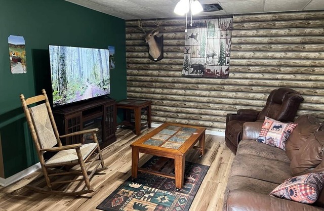 The Buck Lodge | Arcade Firepit
