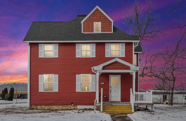 The Schoolhouse-Steps from Coe & Close to Downtown