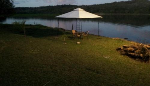Sitio frente lagoa